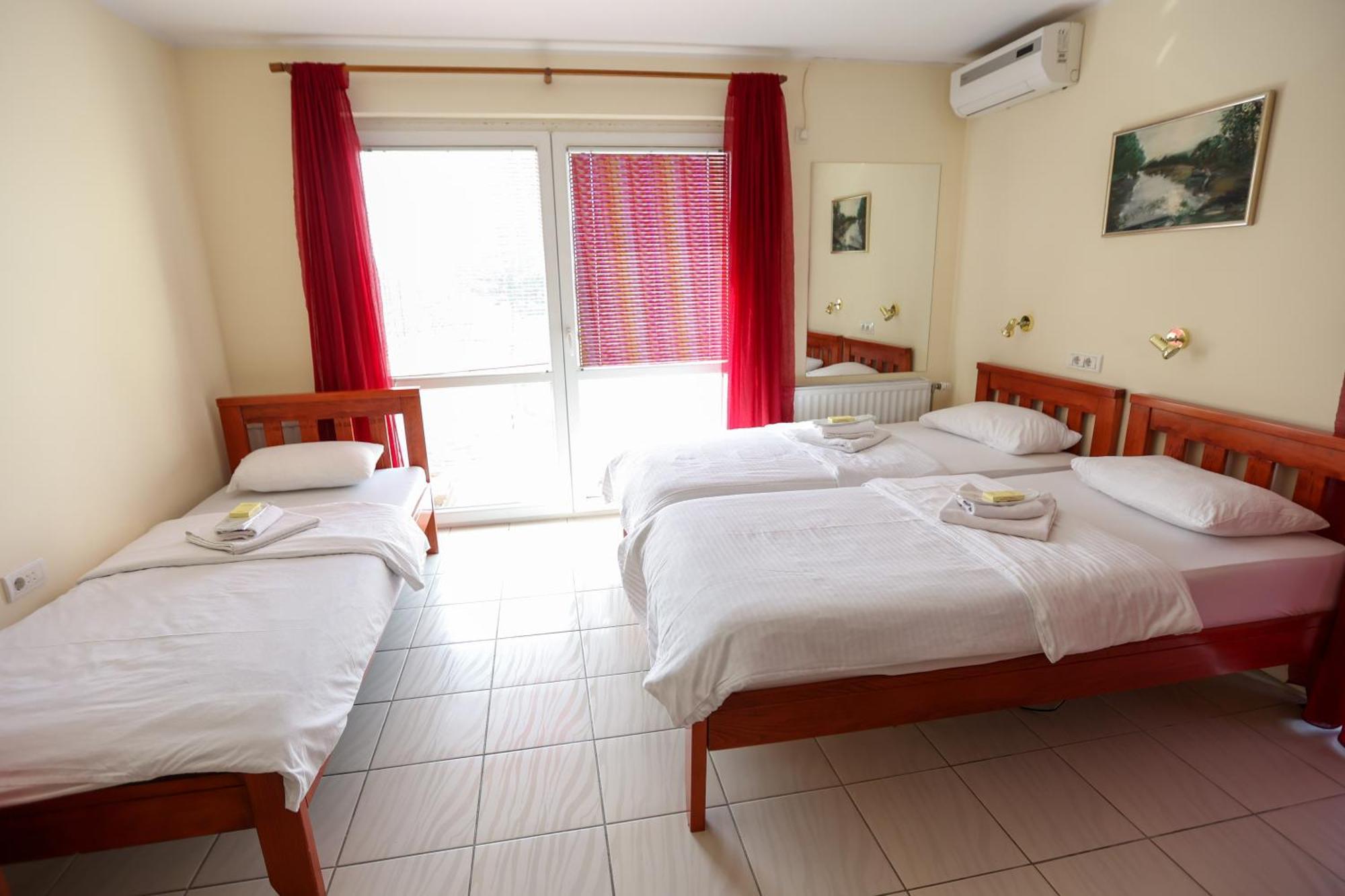Hotel Marex Centar Jabuka Zewnętrze zdjęcie