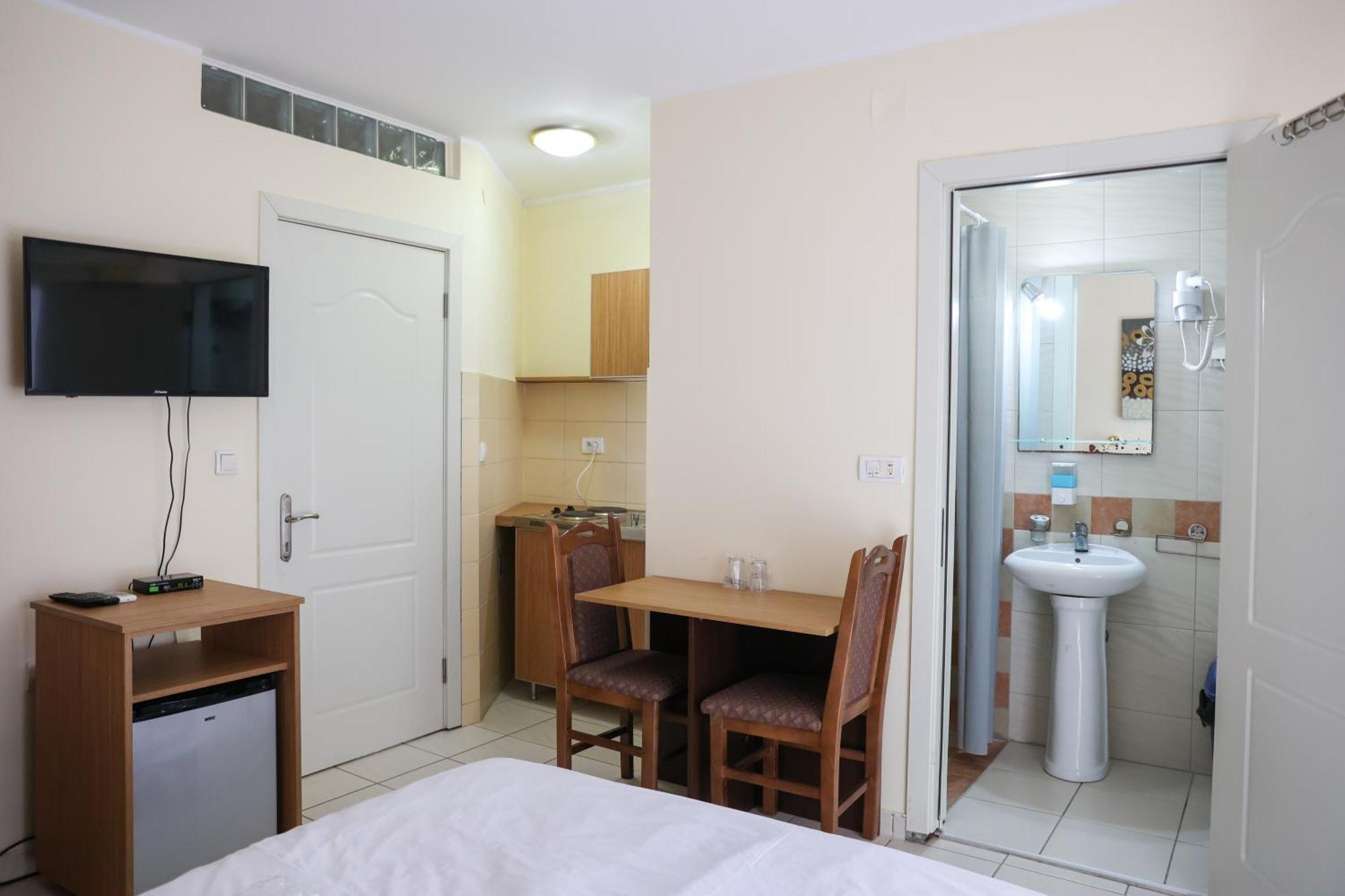 Hotel Marex Centar Jabuka Zewnętrze zdjęcie