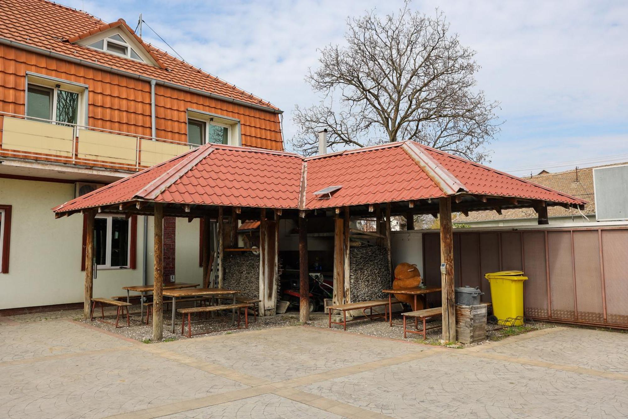 Hotel Marex Centar Jabuka Zewnętrze zdjęcie
