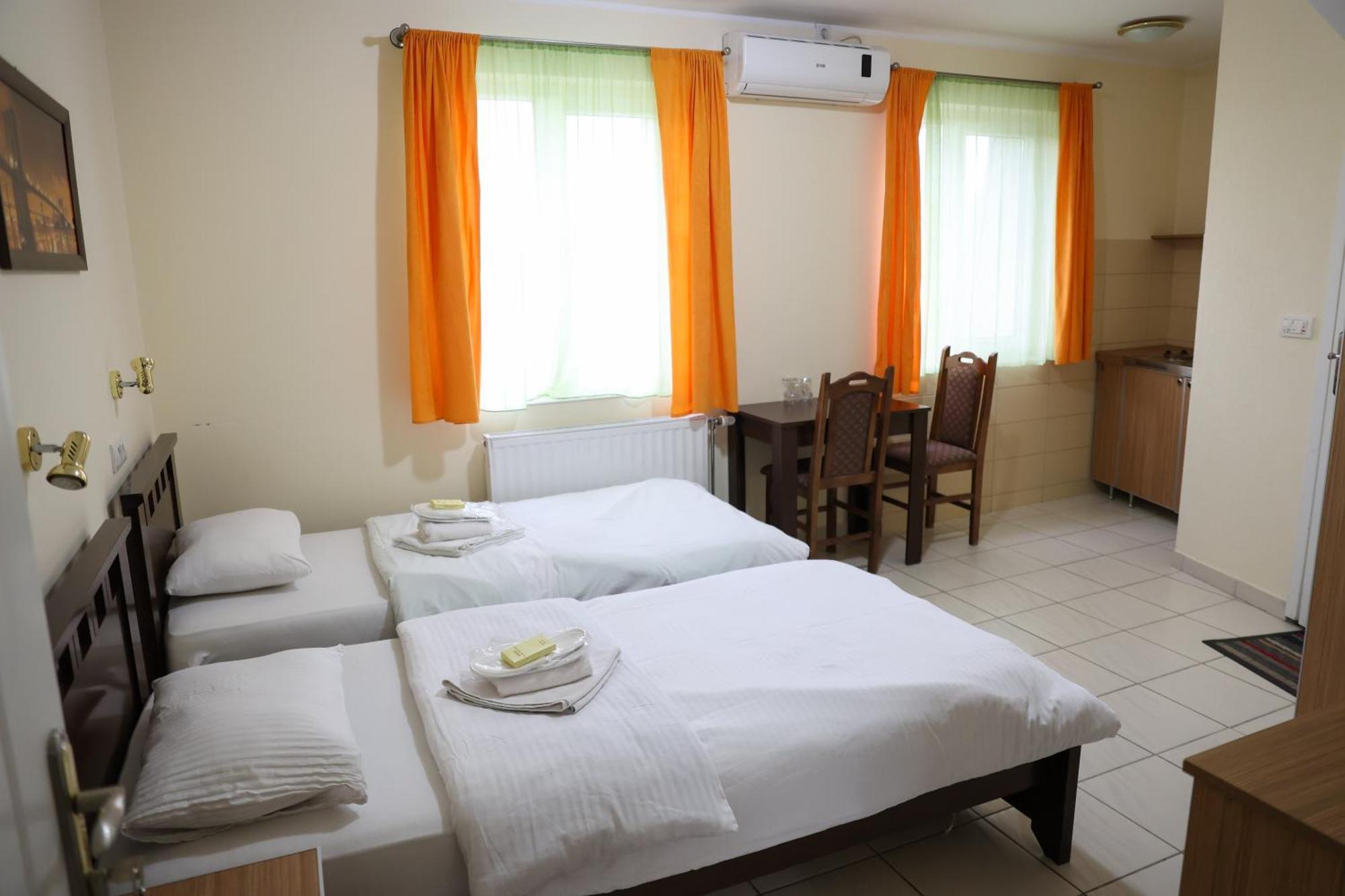 Hotel Marex Centar Jabuka Zewnętrze zdjęcie