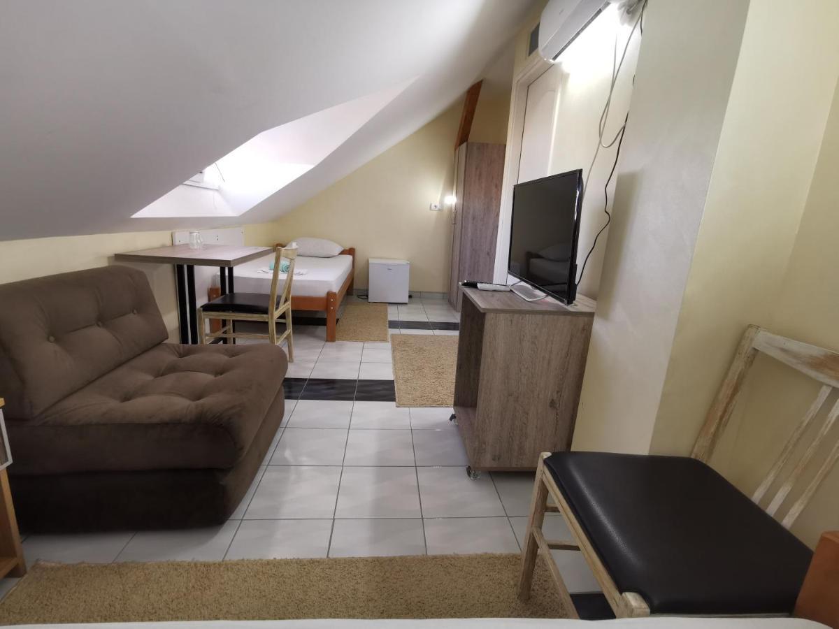 Hotel Marex Centar Jabuka Zewnętrze zdjęcie